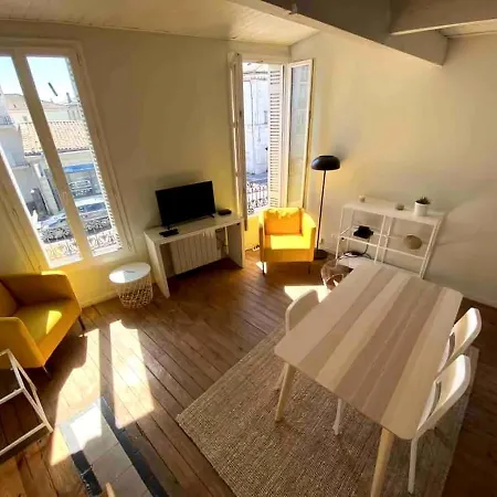 Charming T2 200 M From Tram B