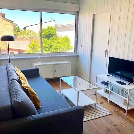 Apartment Charming T2 200 M From Tram B *