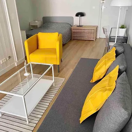 Charming T2 200 M From Tram B Apartment *