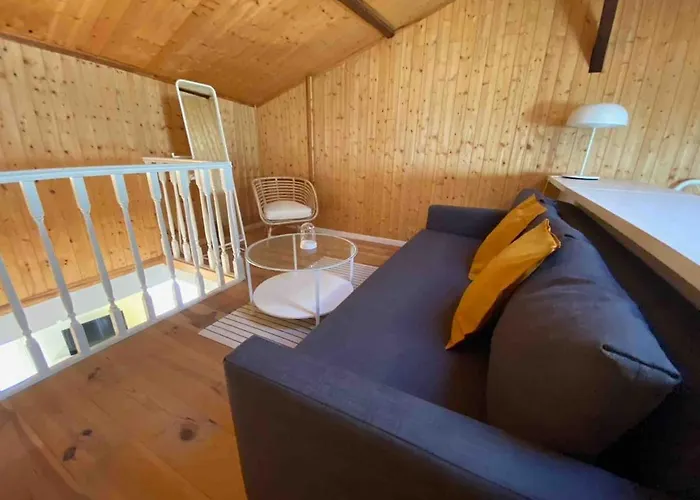 Charming T2 200 M From Tram B Lejlighed