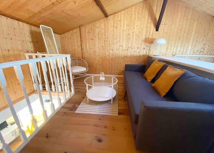 Lejlighed Charming T2 200 M From Tram B